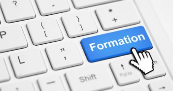 L'action de formation - clavier d'ordinateur avec bouton formation