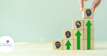 Reconversion professionnelle : la prime aux formations longues Cubes empilés pour illustrer la montée en compétences et la reconversion par la formation professionnelle